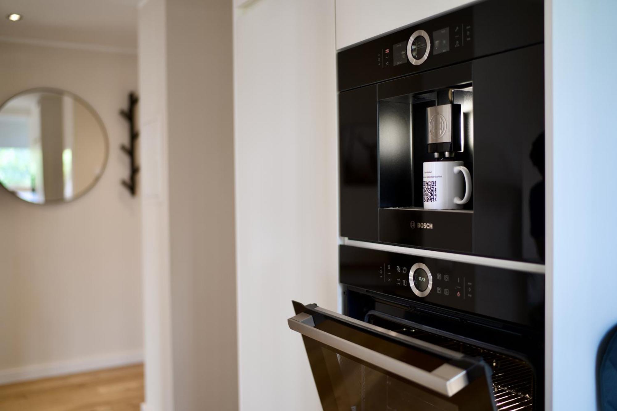 Edler Wohnraum Noble Stadtoase Mit Boxspringbett, Kaffeevollautomat & Parkplatz ツウィッカウ エクステリア 写真