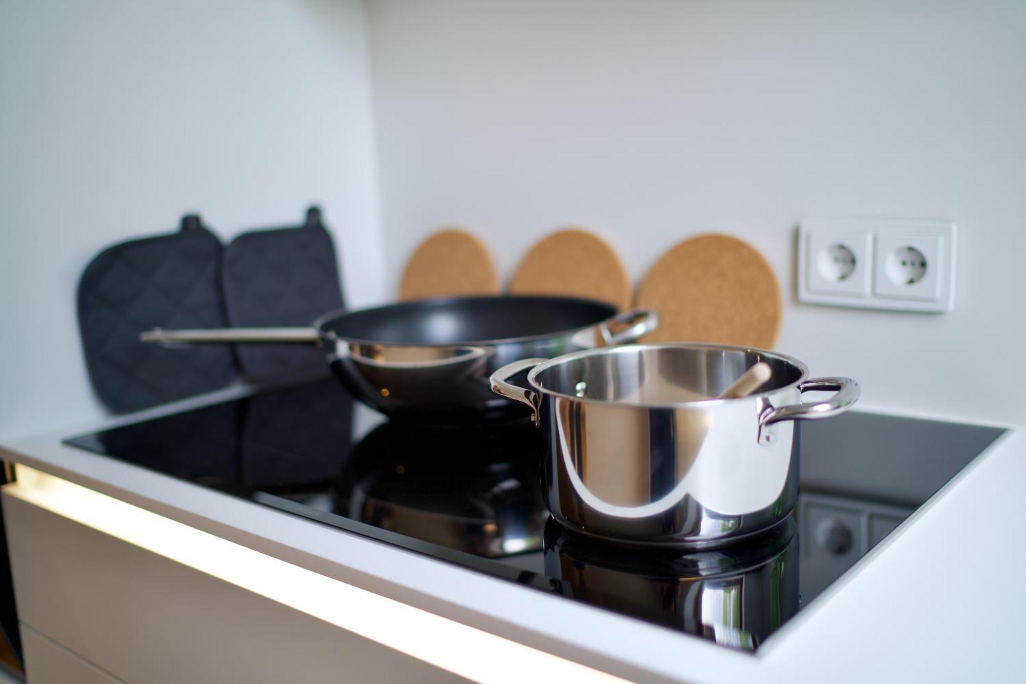 Edler Wohnraum Noble Stadtoase Mit Boxspringbett, Kaffeevollautomat & Parkplatz ツウィッカウ エクステリア 写真