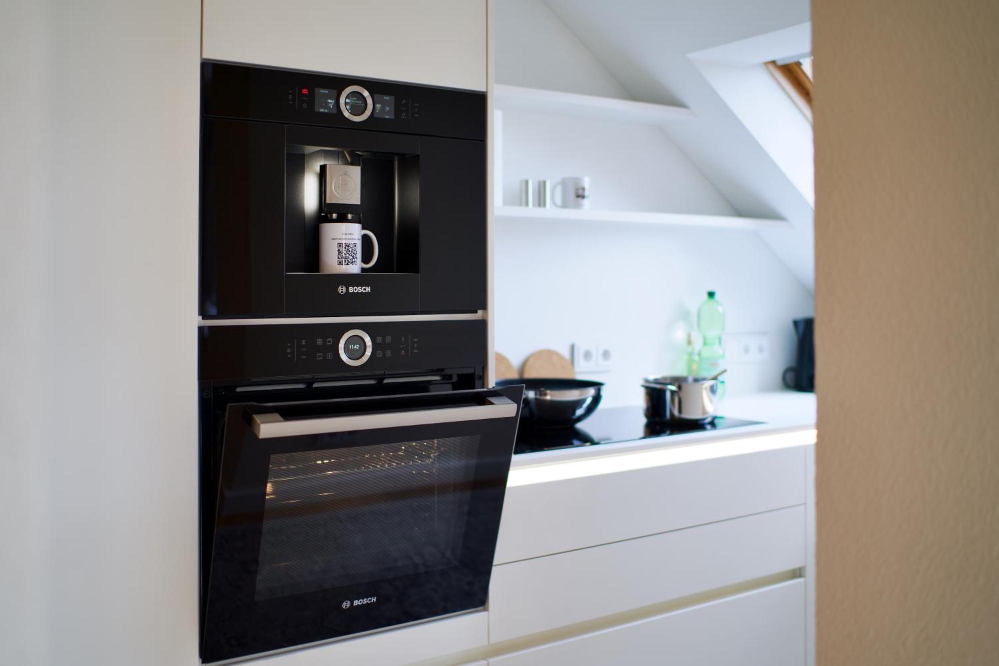 Edler Wohnraum Noble Stadtoase Mit Boxspringbett, Kaffeevollautomat & Parkplatz ツウィッカウ エクステリア 写真