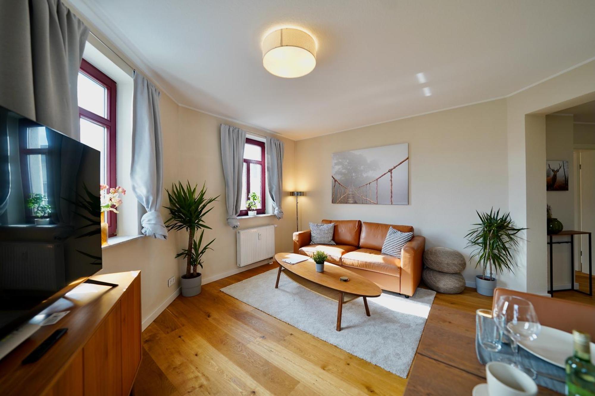 Edler Wohnraum Noble Stadtoase Mit Boxspringbett, Kaffeevollautomat & Parkplatz ツウィッカウ エクステリア 写真